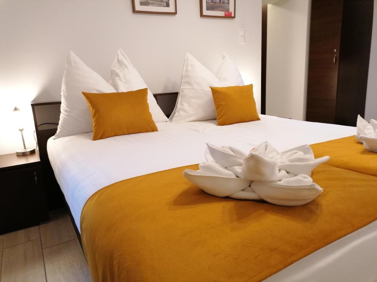 River Apartmanház Jászberény Esterno foto