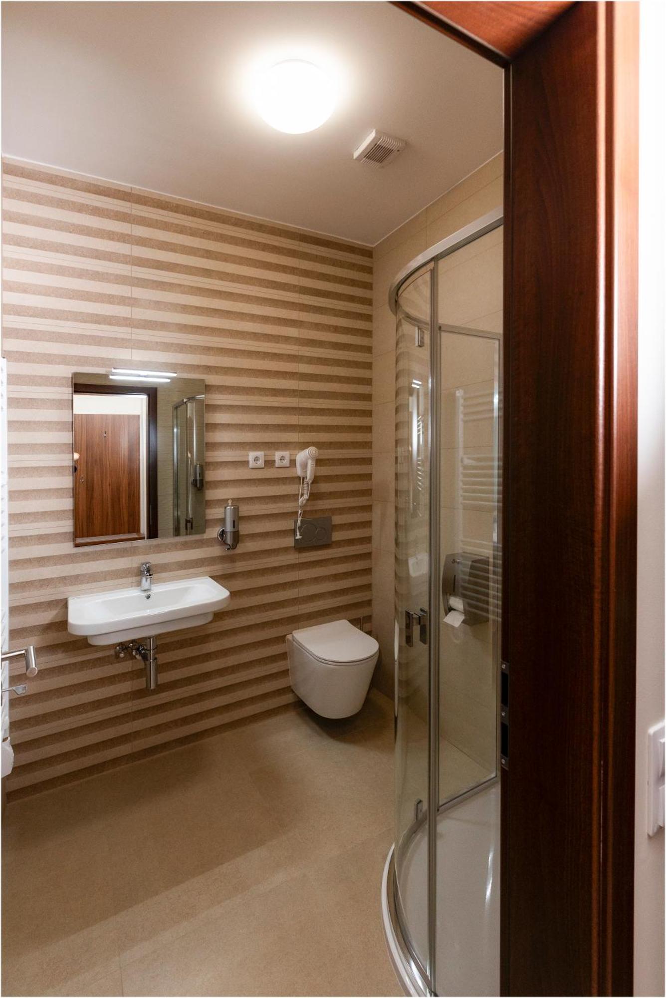River Apartmanház Jászberény Esterno foto
