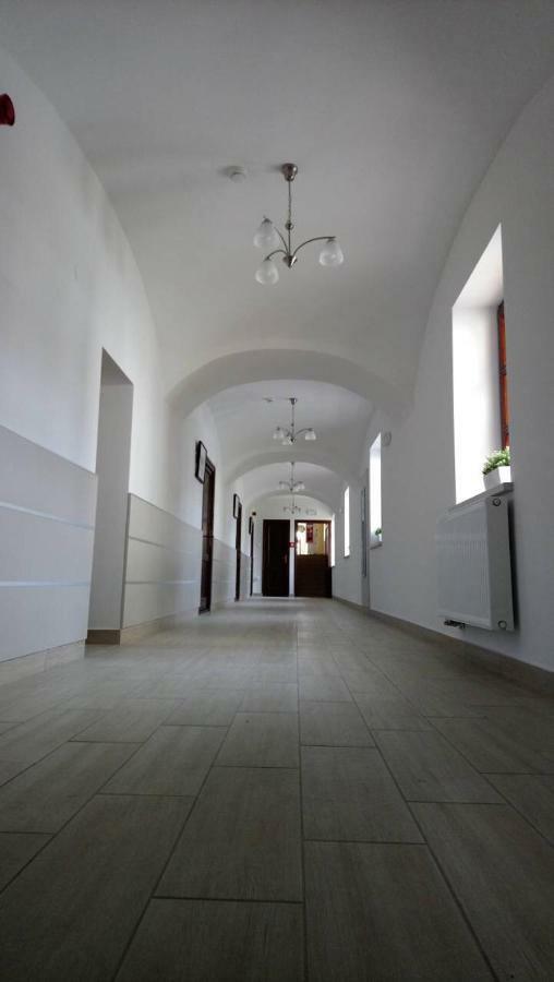 River Apartmanház Jászberény Esterno foto